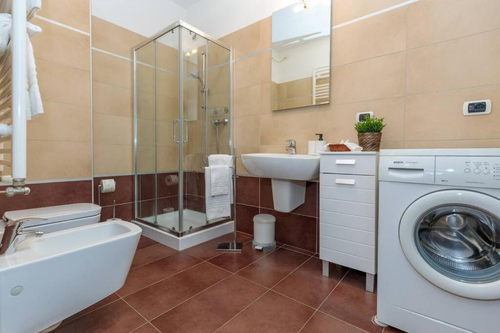 10 Min From Venice Free Garage Lovely Flat Местре Экстерьер фото