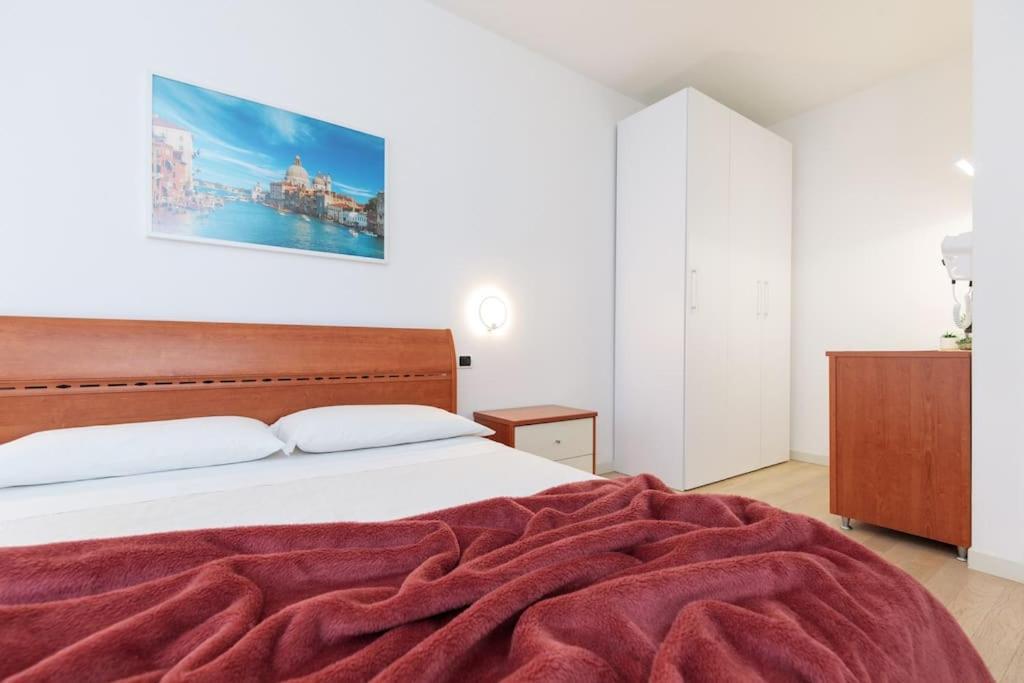 10 Min From Venice Free Garage Lovely Flat Местре Экстерьер фото