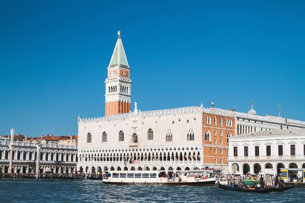 10 Min From Venice Free Garage Lovely Flat Местре Экстерьер фото